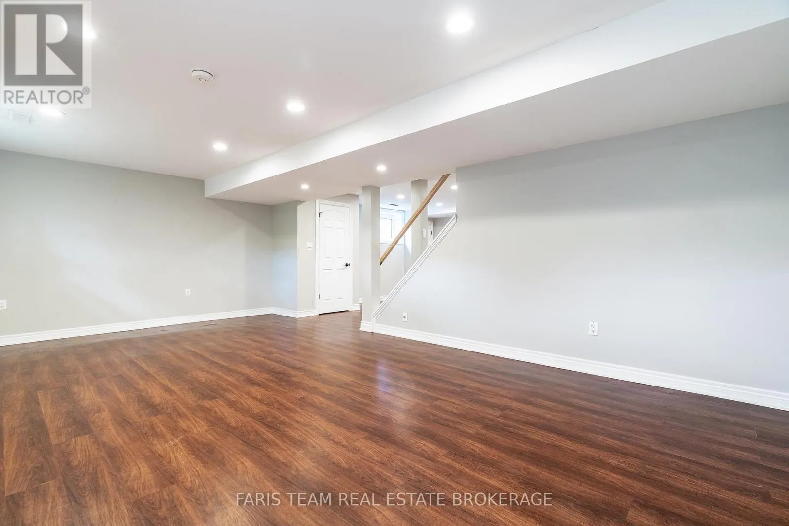 104 KNOX ROAD E