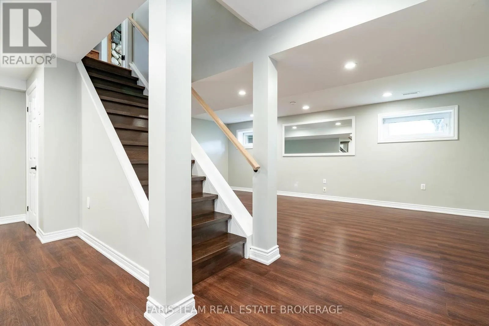 104 KNOX ROAD E