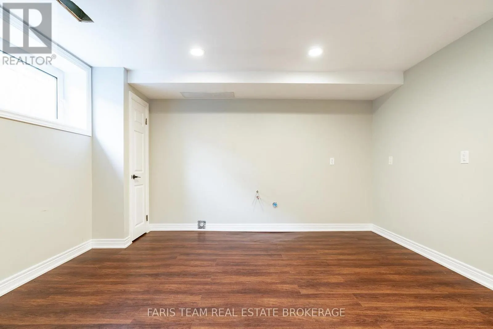 104 KNOX ROAD E