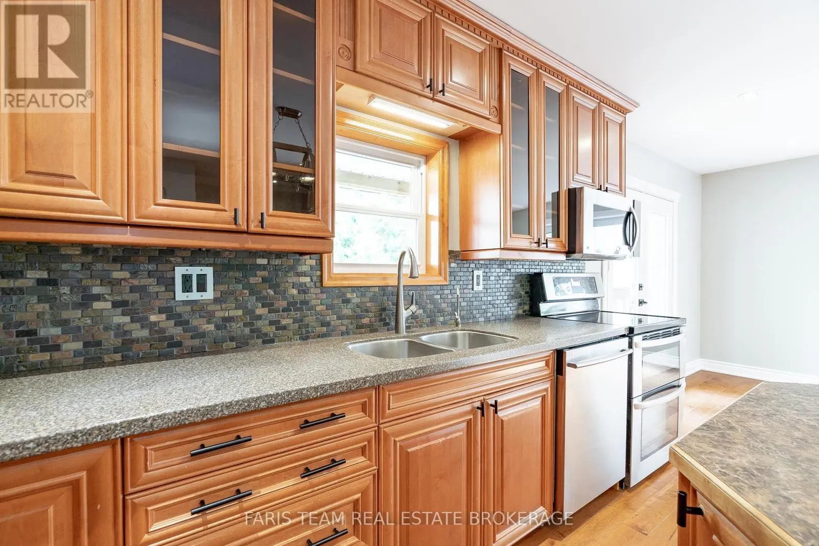 104 KNOX ROAD E