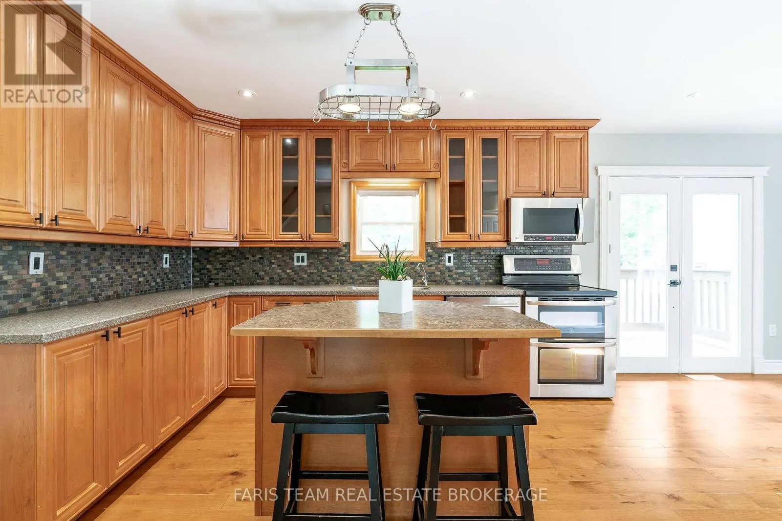 104 KNOX ROAD E