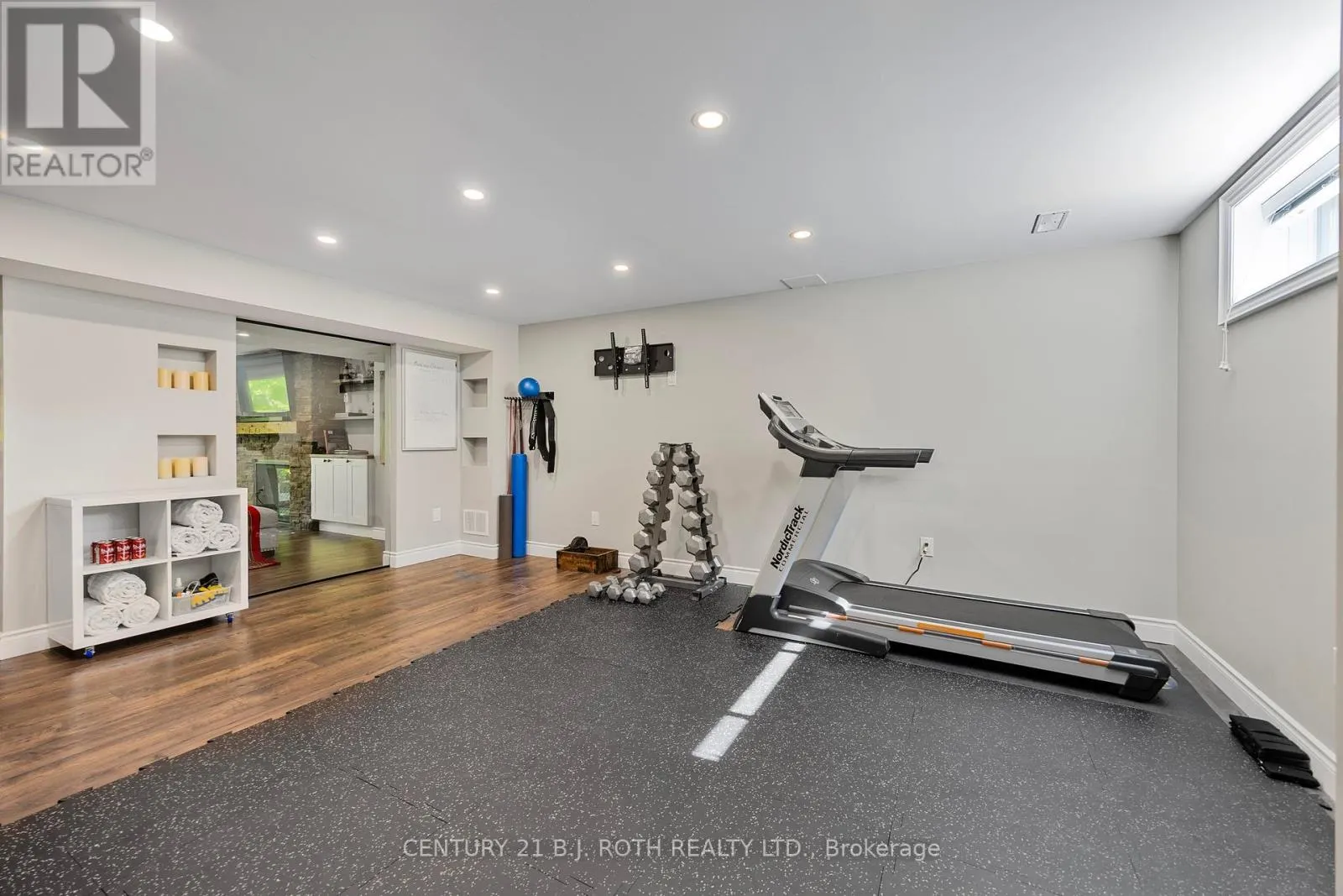 50 DIAMOND VALLEY DRIVE