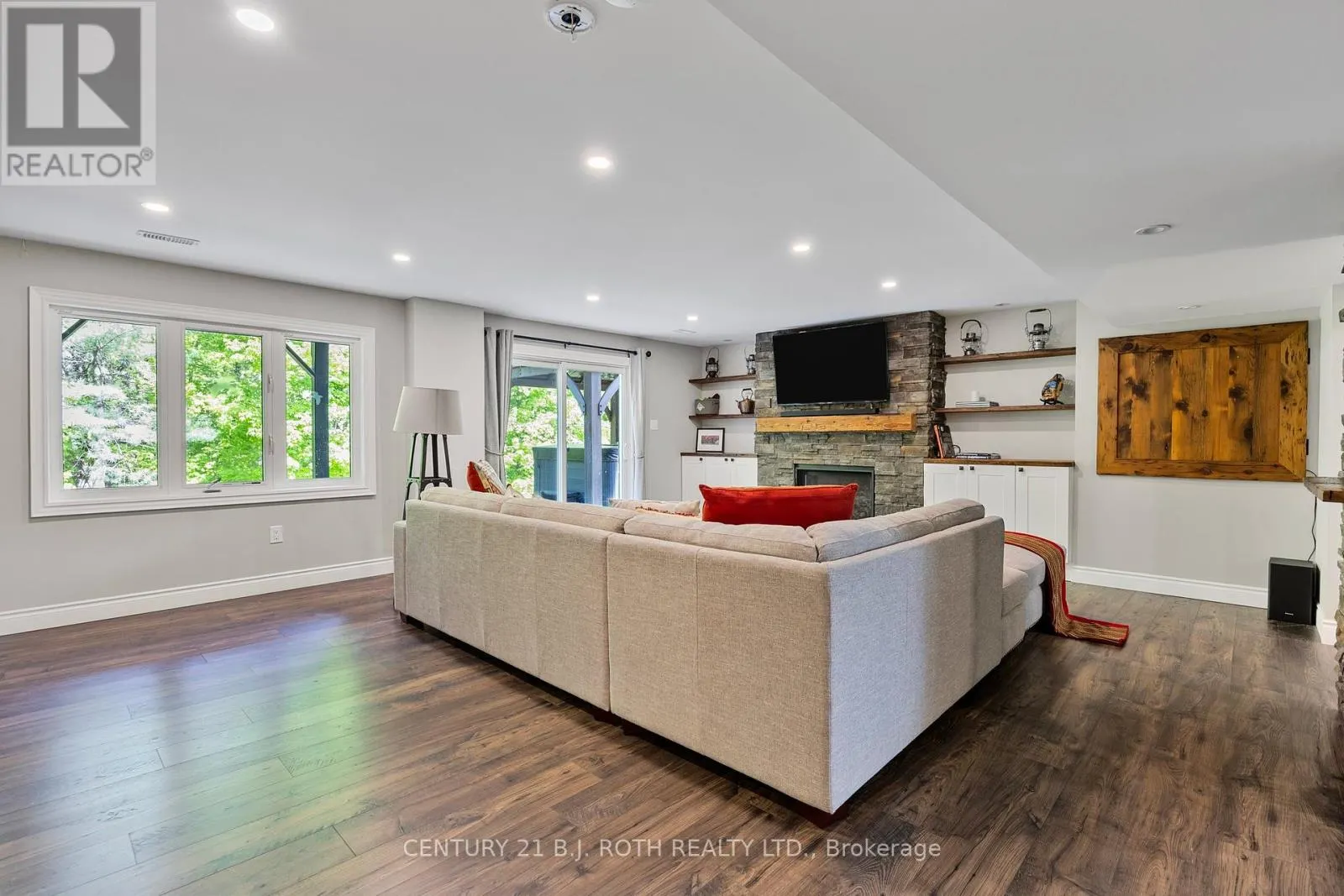 50 DIAMOND VALLEY DRIVE