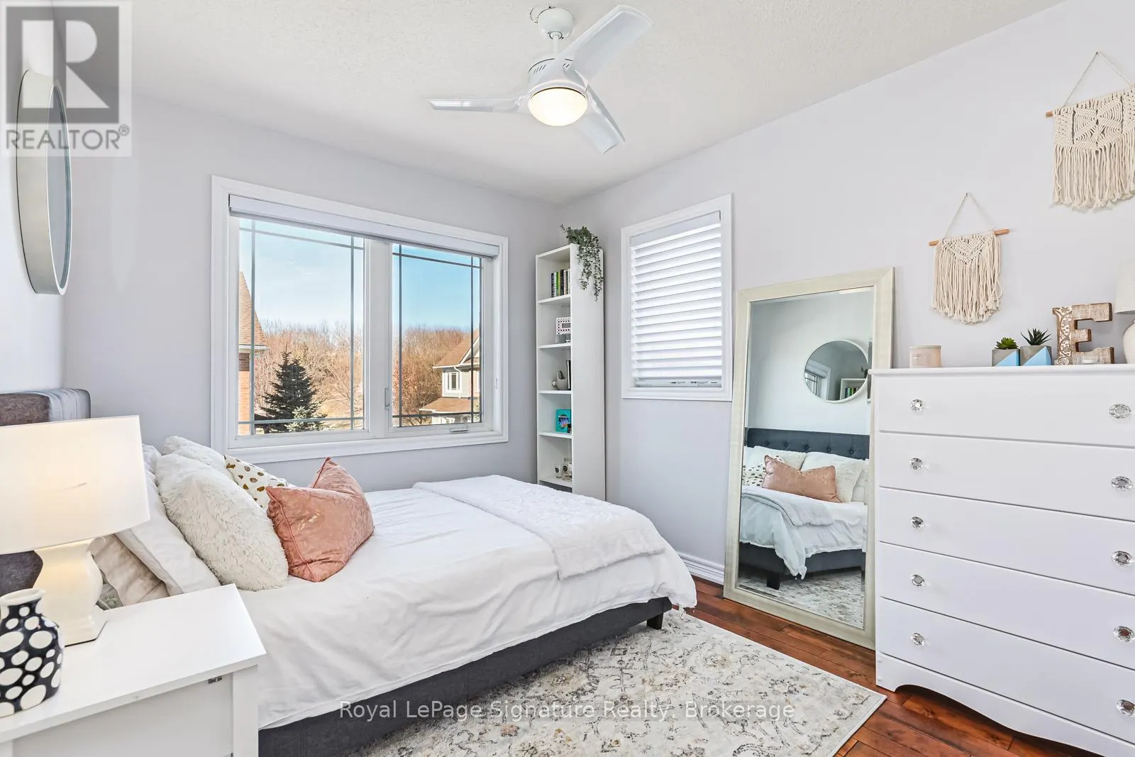 14 MONTCLAIR MEWS