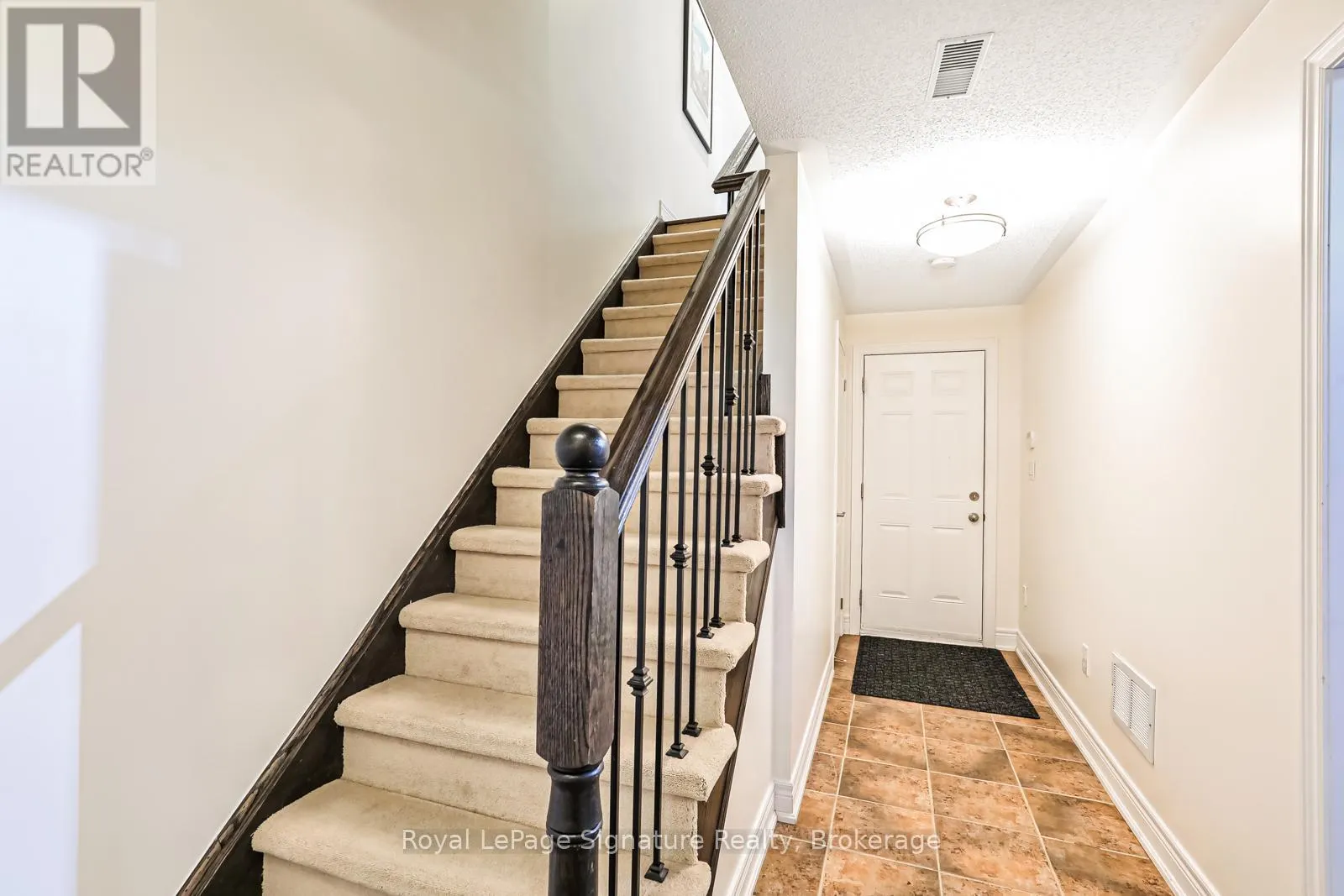 14 MONTCLAIR MEWS