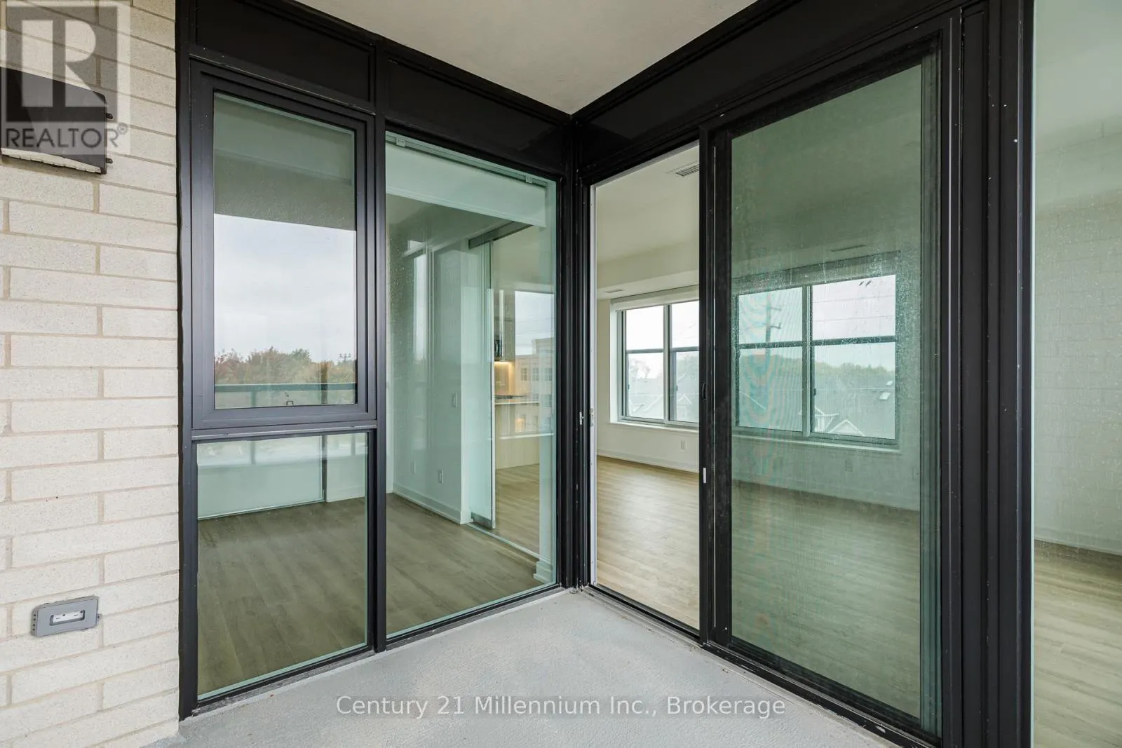 306 - 31 HURON STREET, #306