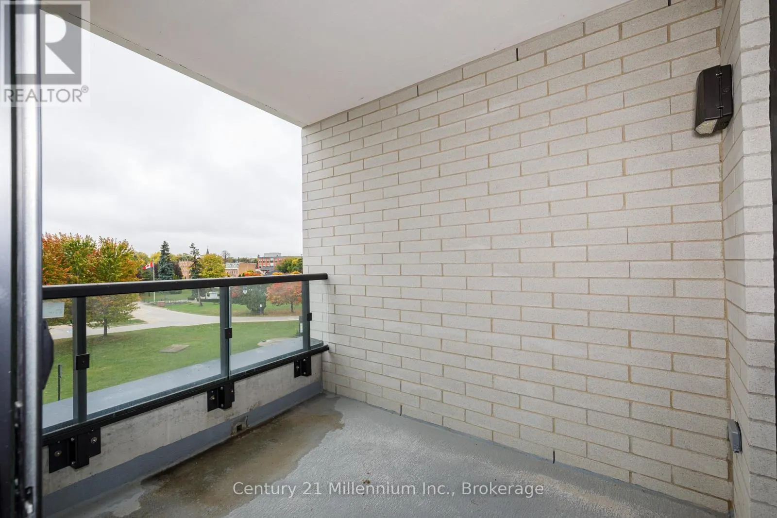 306 - 31 HURON STREET, #306