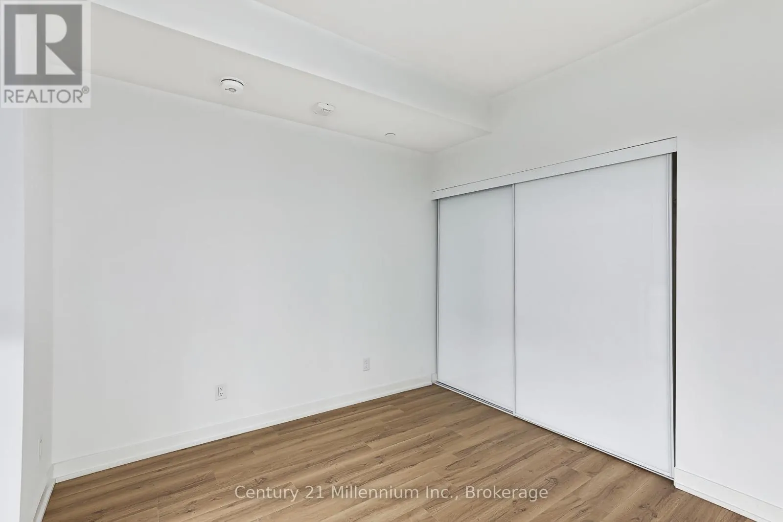 306 - 31 HURON STREET, #306