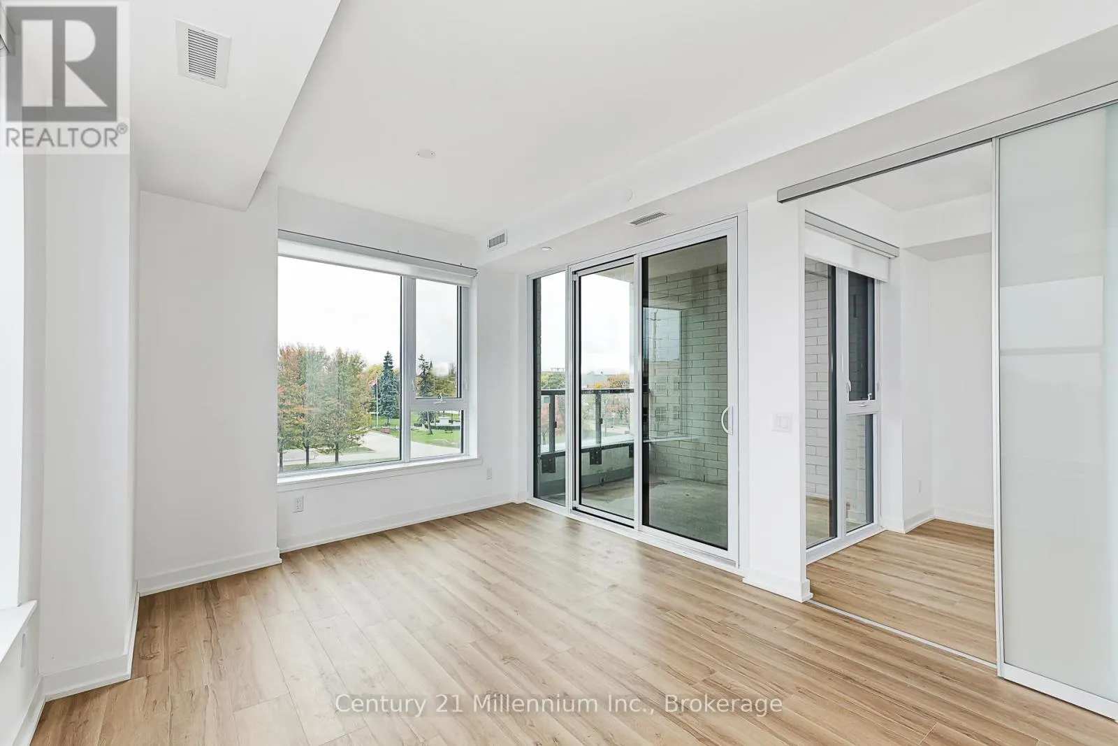306 - 31 HURON STREET, #306