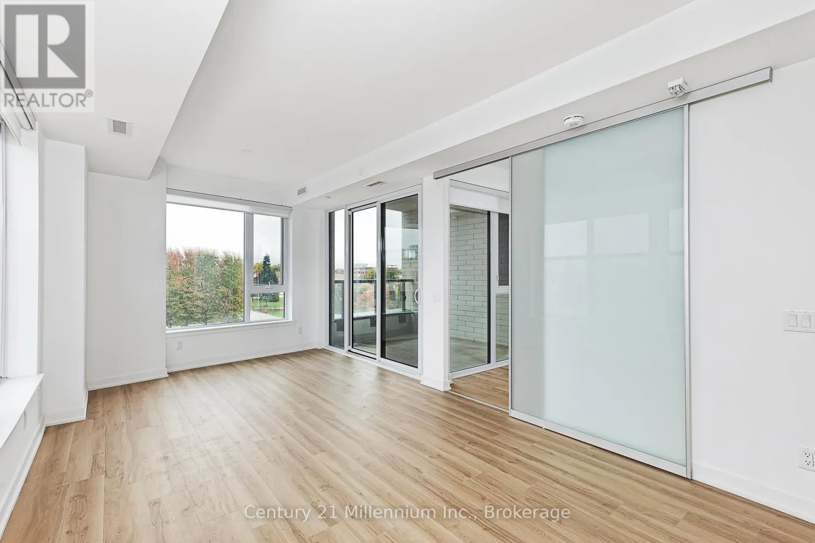 306 - 31 HURON STREET, #306