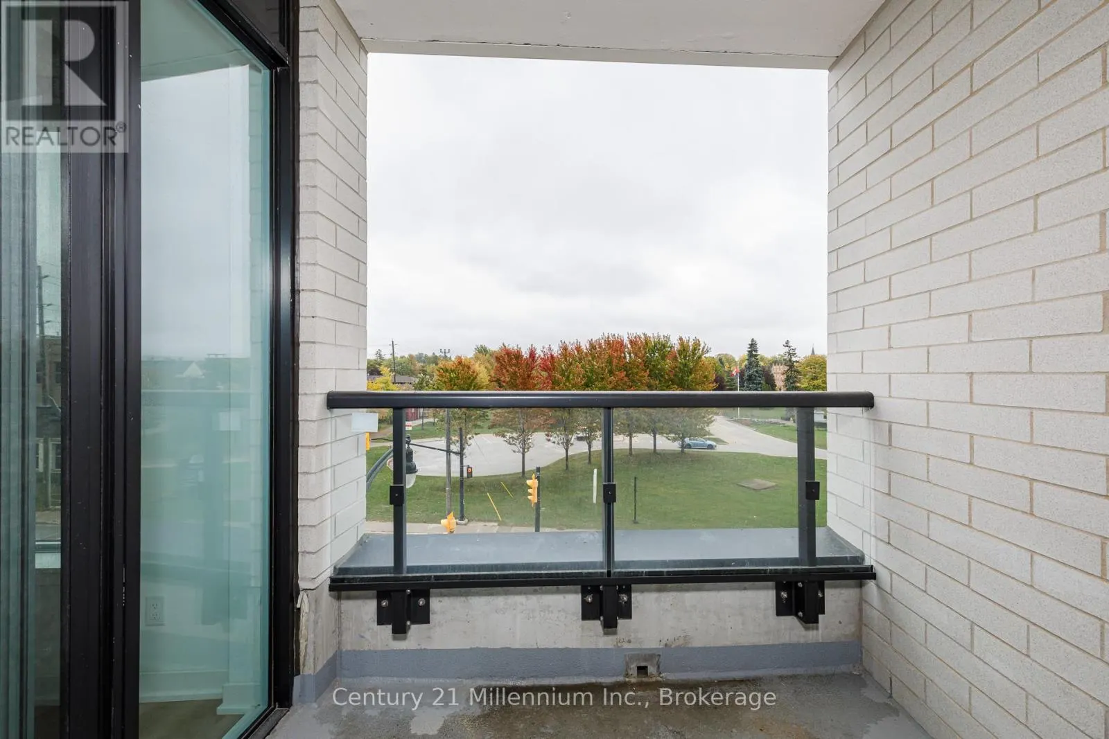 306 - 31 HURON STREET, #306