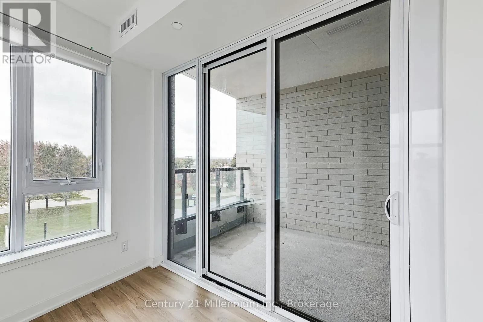 306 - 31 HURON STREET, #306