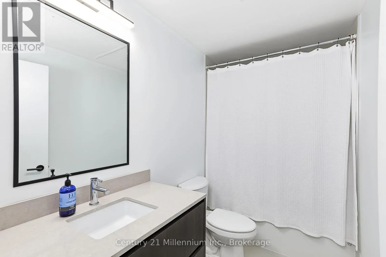 306 - 31 HURON STREET, #306