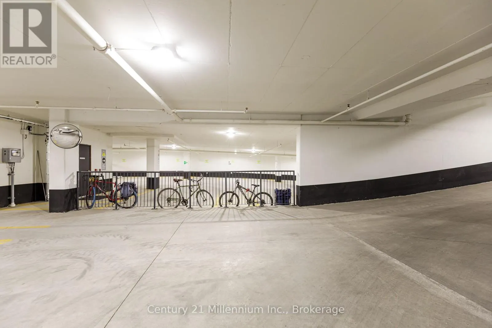 306 - 31 HURON STREET, #306