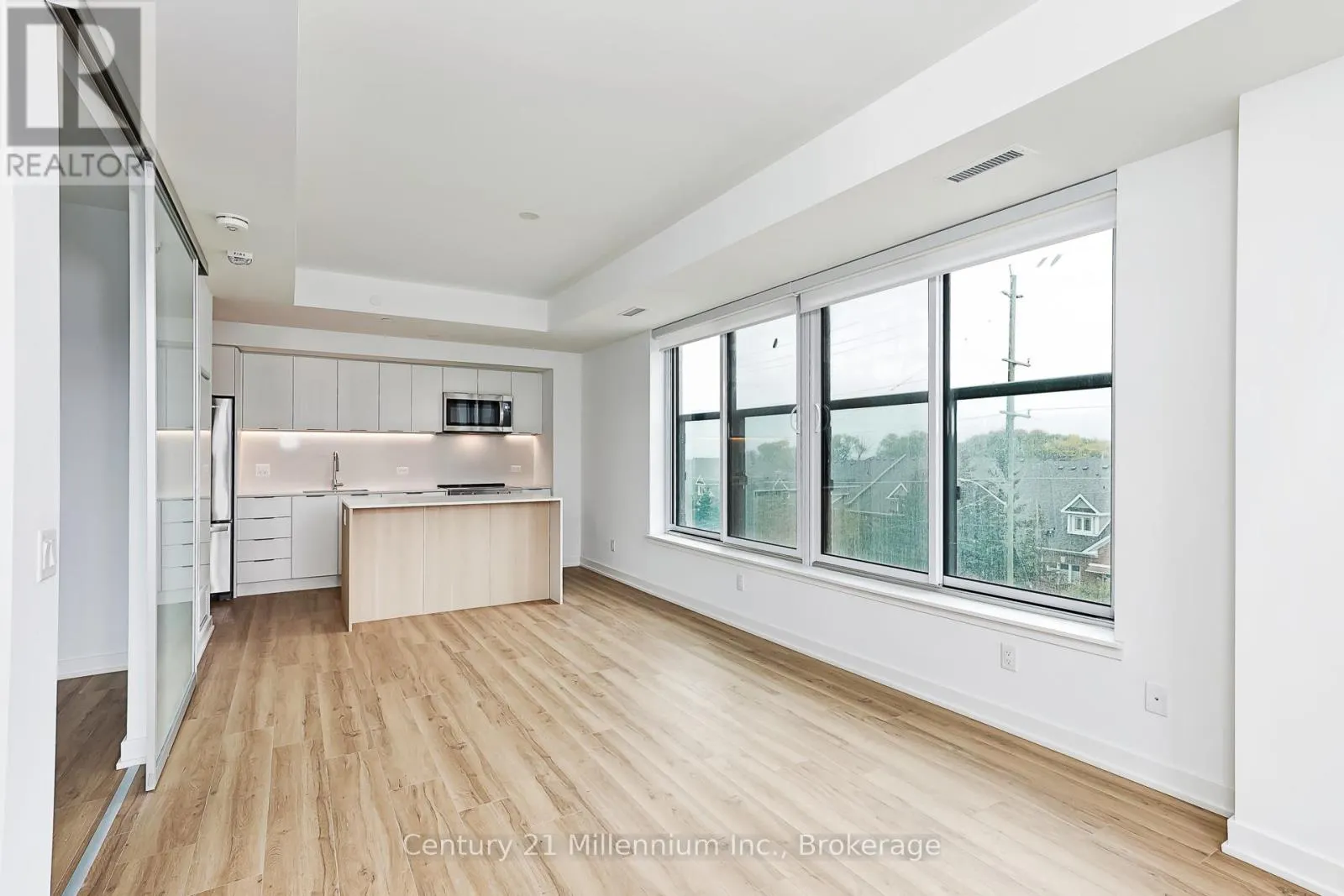 306 - 31 HURON STREET, #306