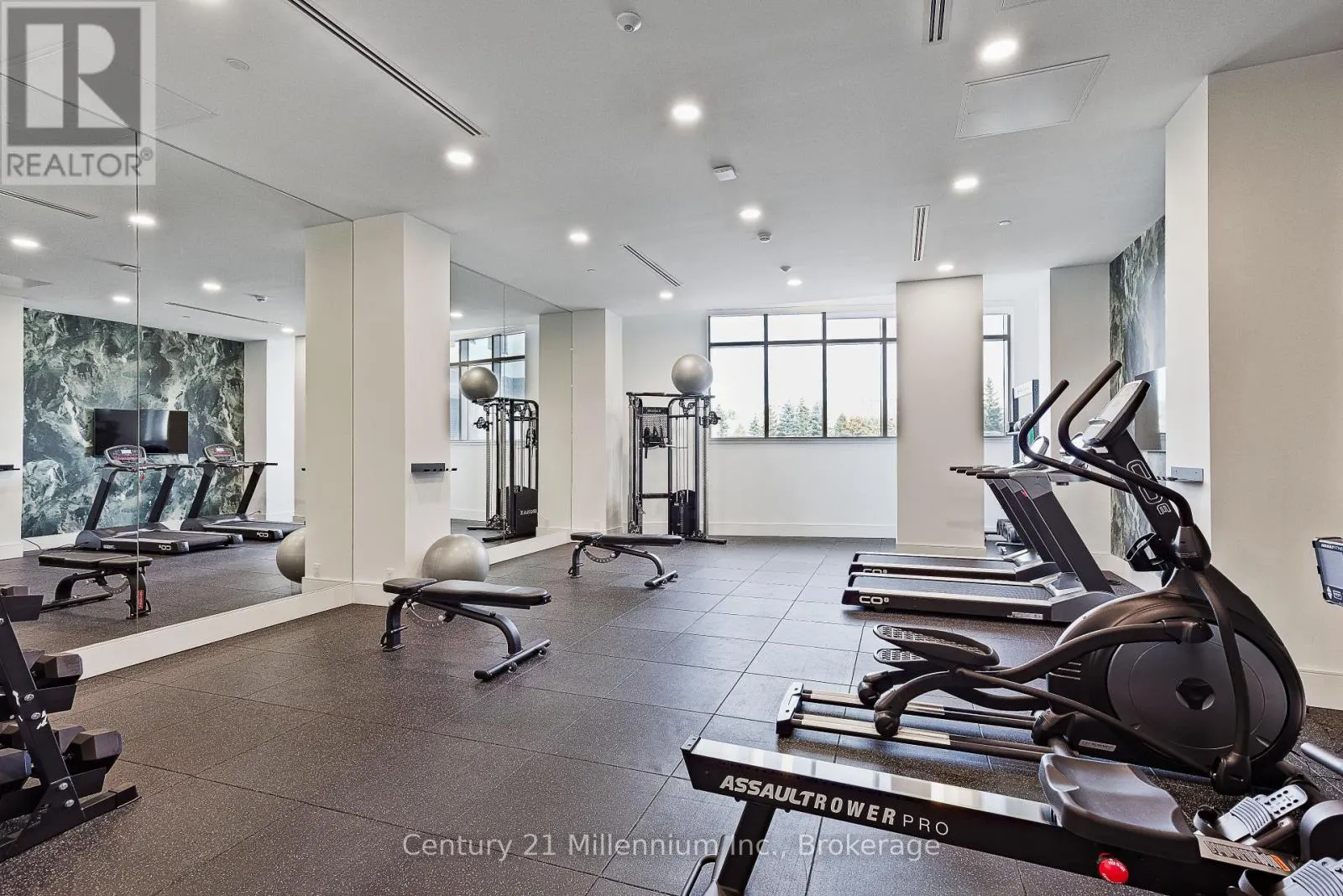 306 - 31 HURON STREET, #306