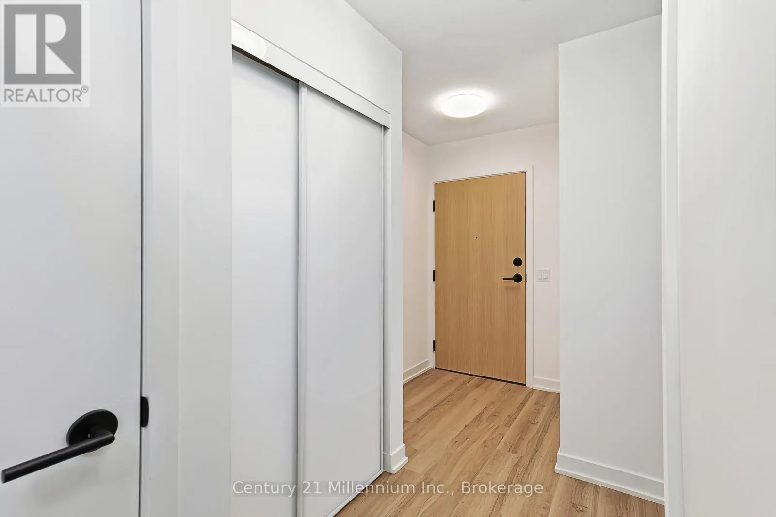 306 - 31 HURON STREET, #306