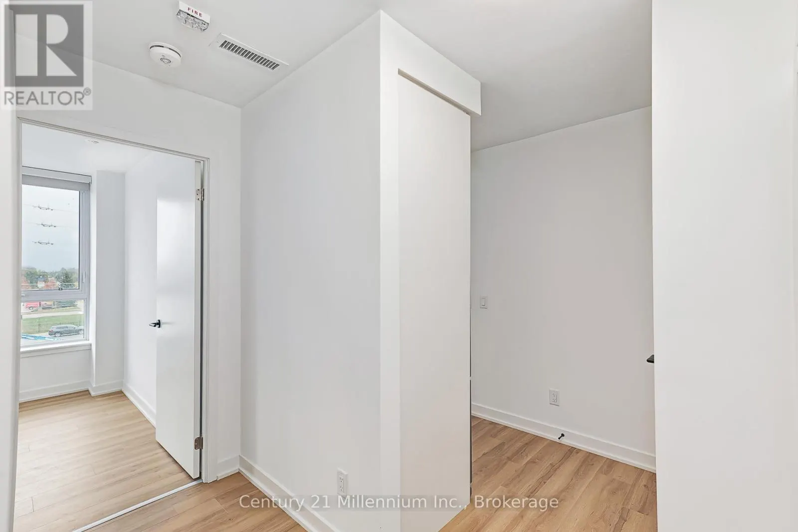 306 - 31 HURON STREET, #306