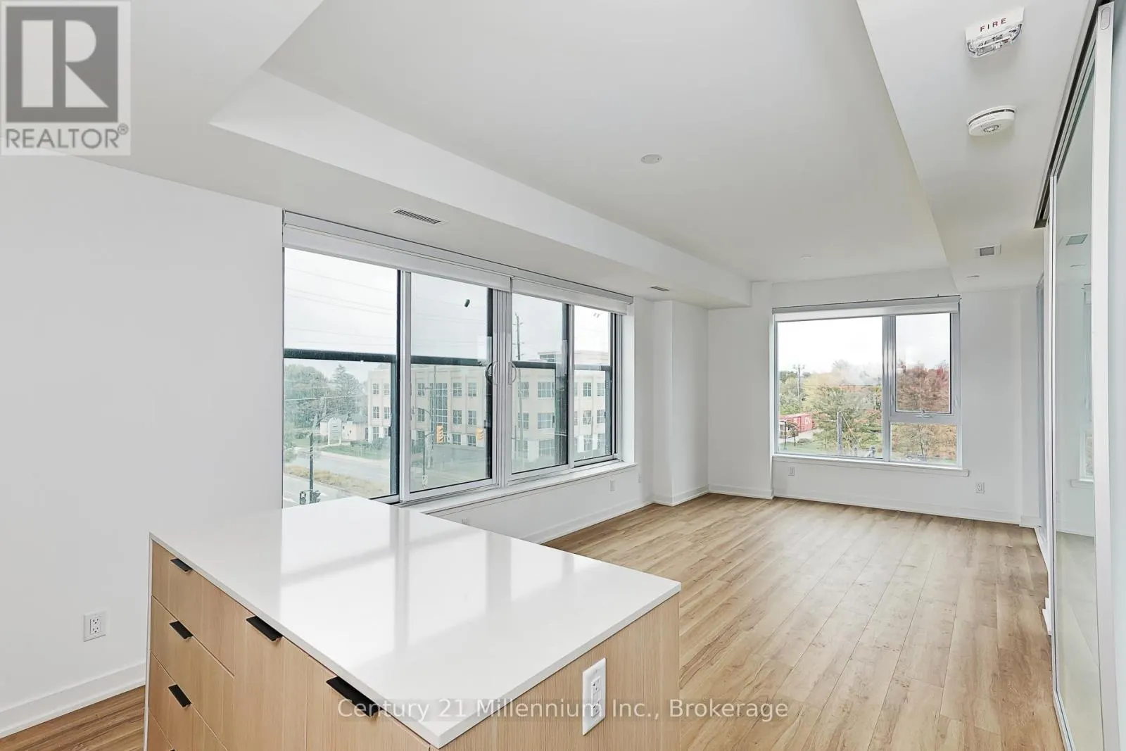 306 - 31 HURON STREET, #306