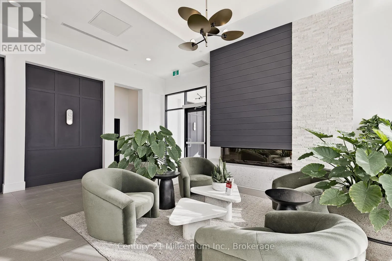306 - 31 HURON STREET, #306