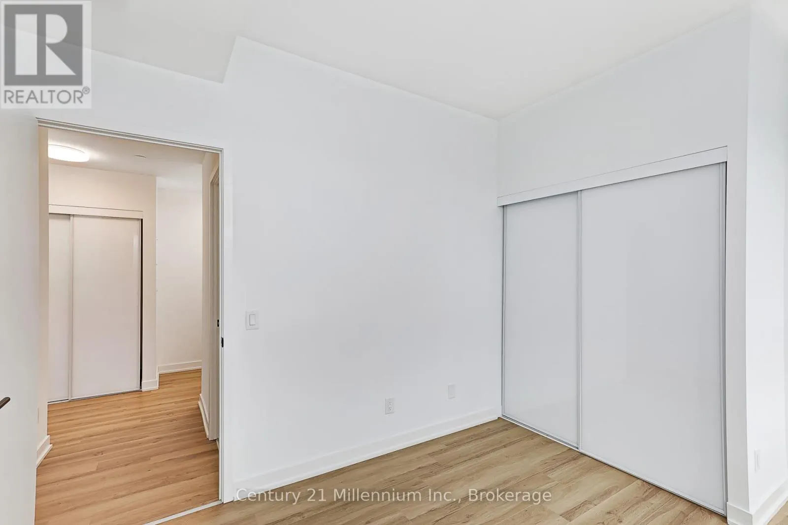 306 - 31 HURON STREET, #306