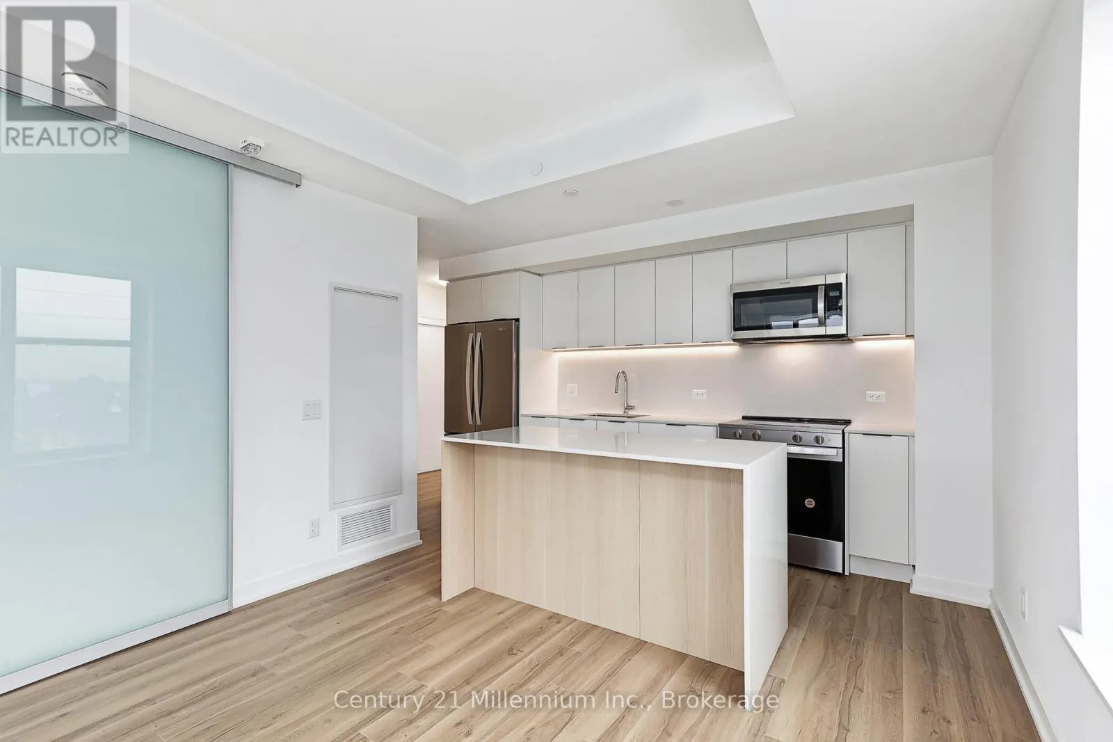 306 - 31 HURON STREET, #306