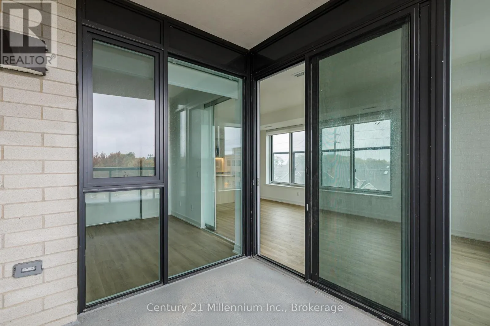 306 - 31 HURON STREET, #306