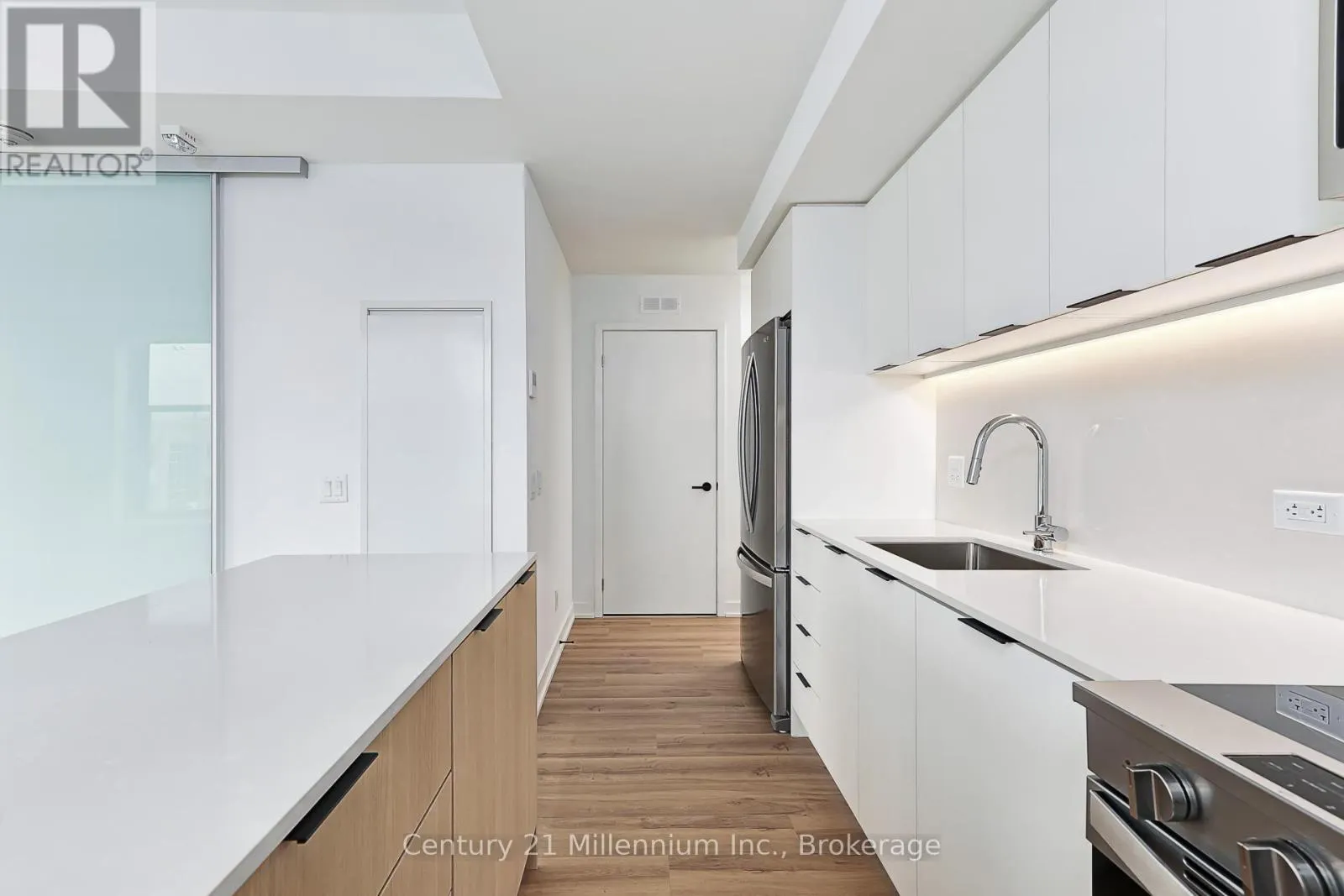 306 - 31 HURON STREET, #306