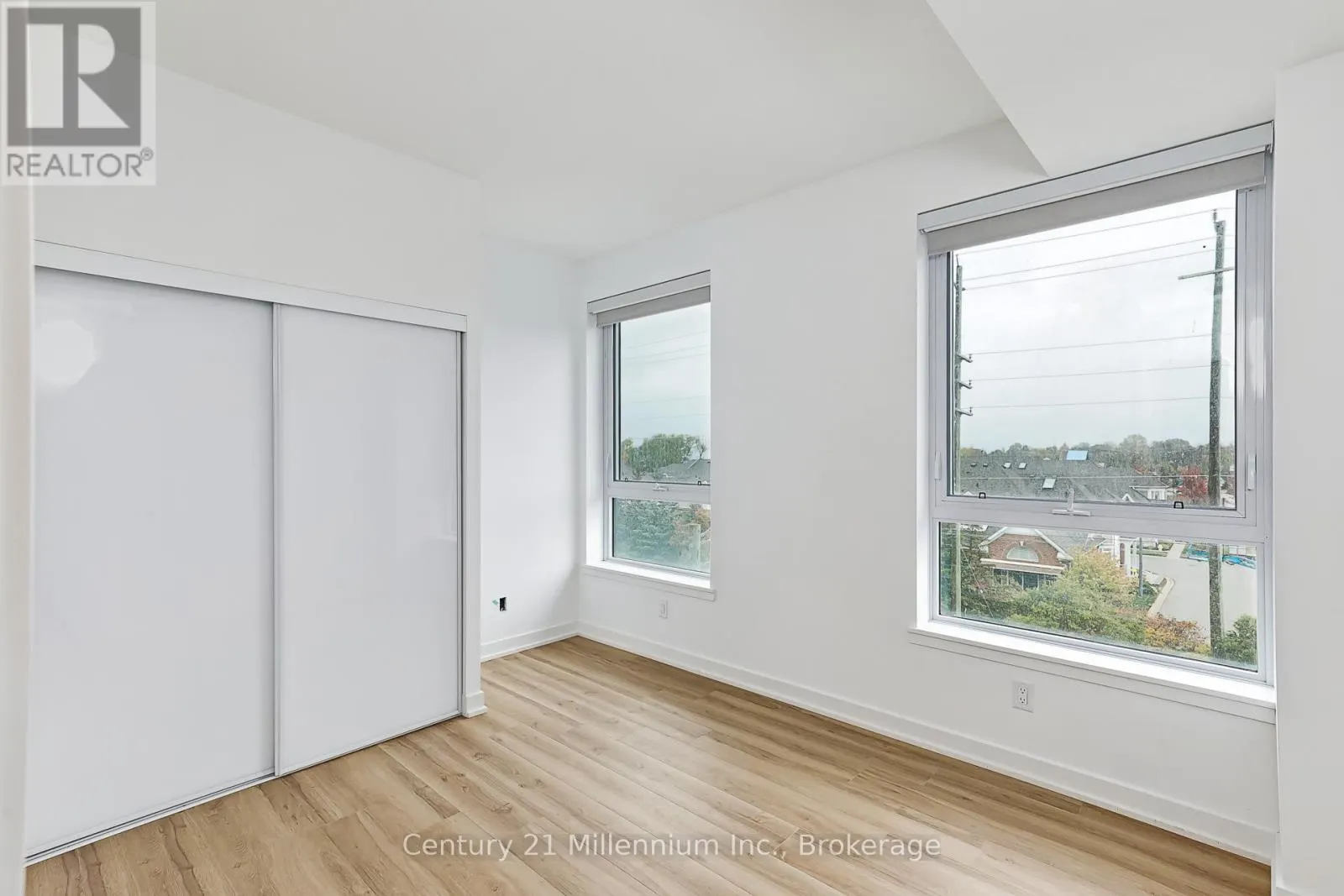 306 - 31 HURON STREET, #306
