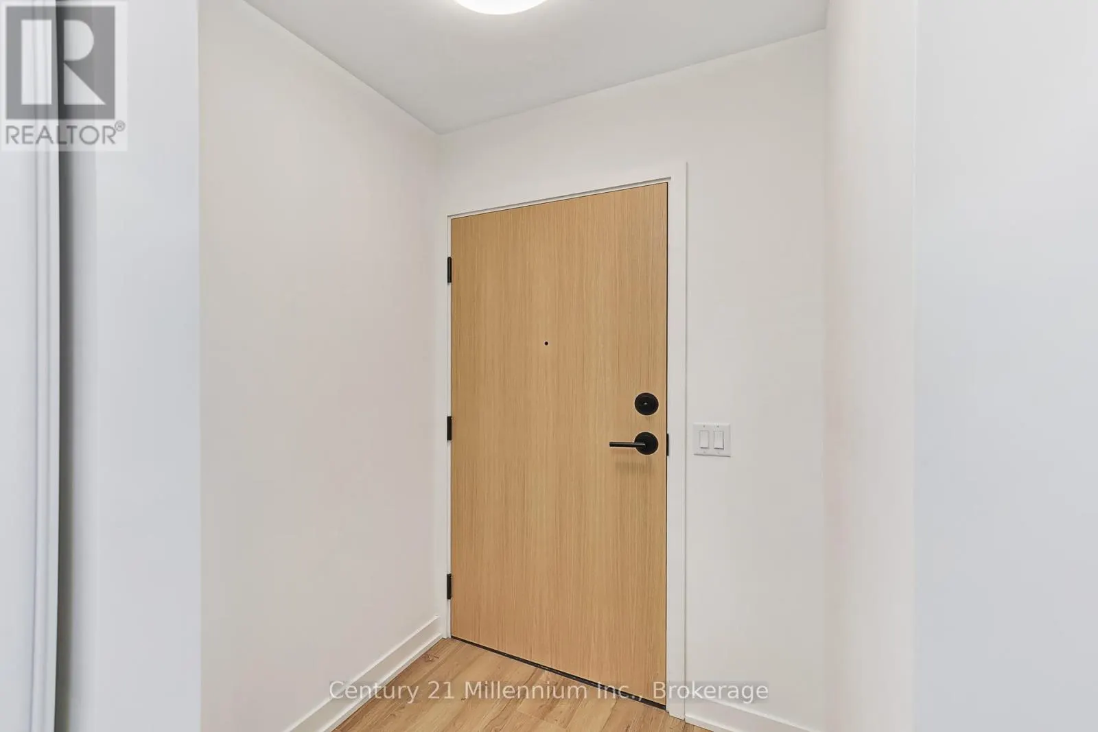 306 - 31 HURON STREET, #306