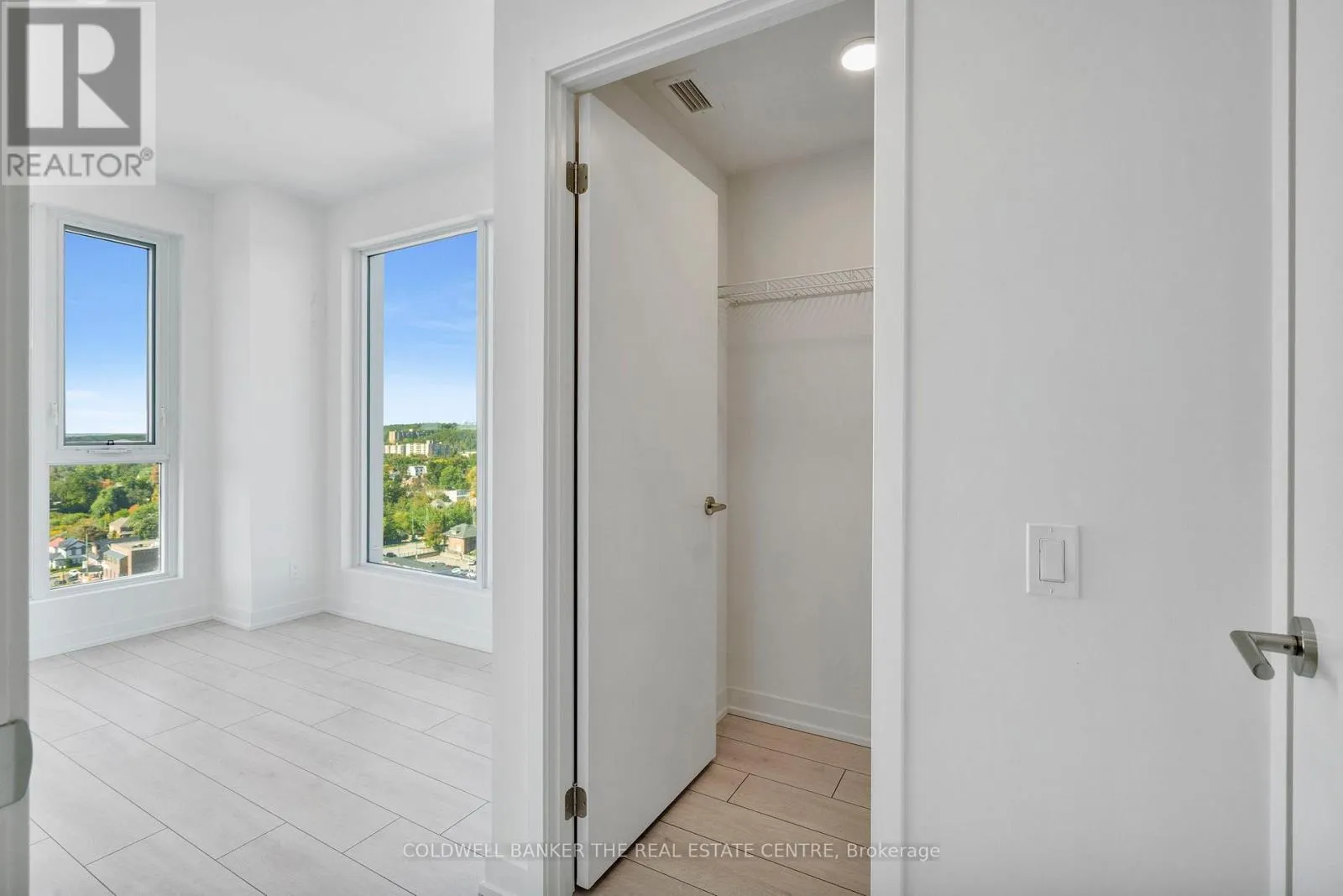 55 DUNLOP STREET W