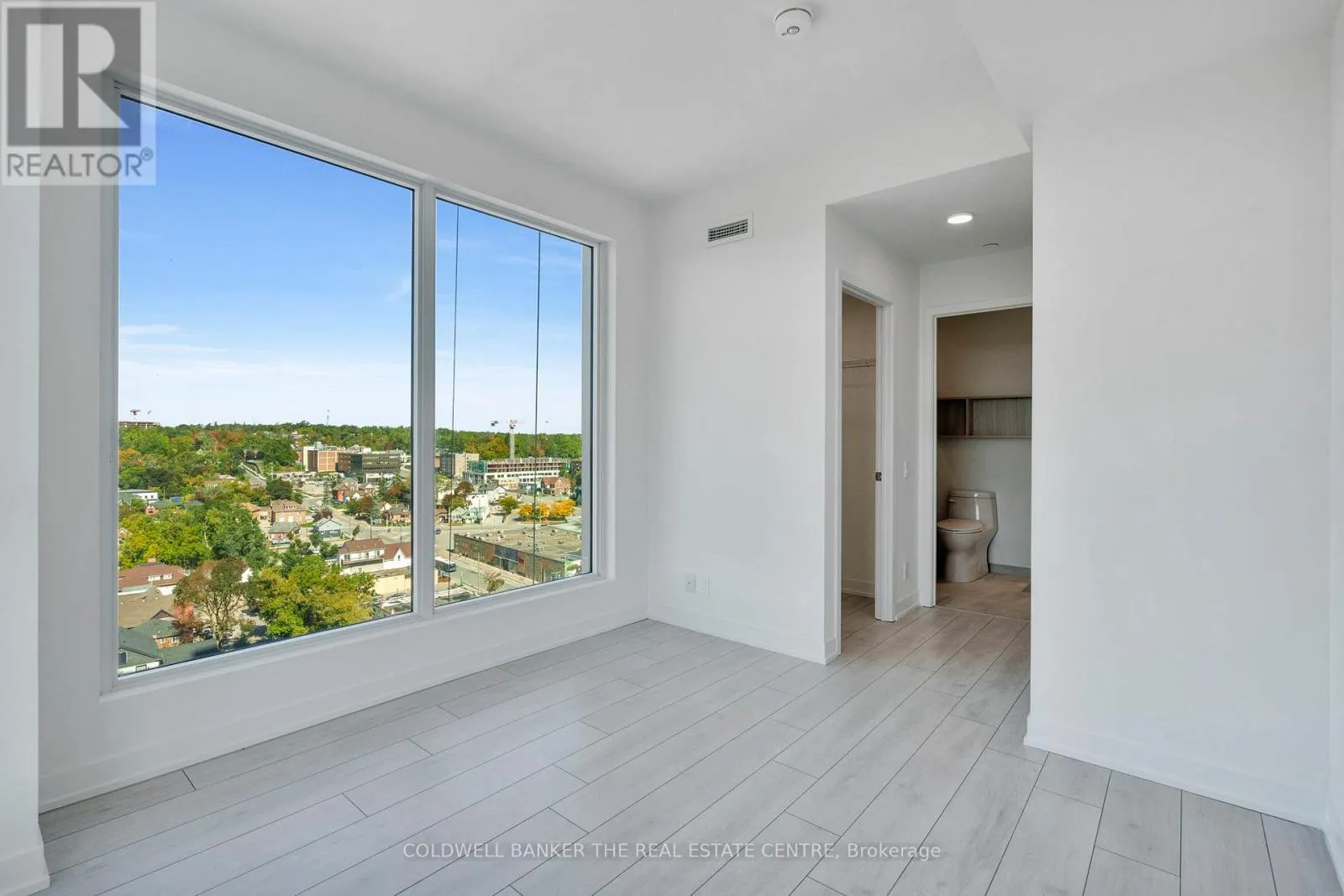 55 DUNLOP STREET W