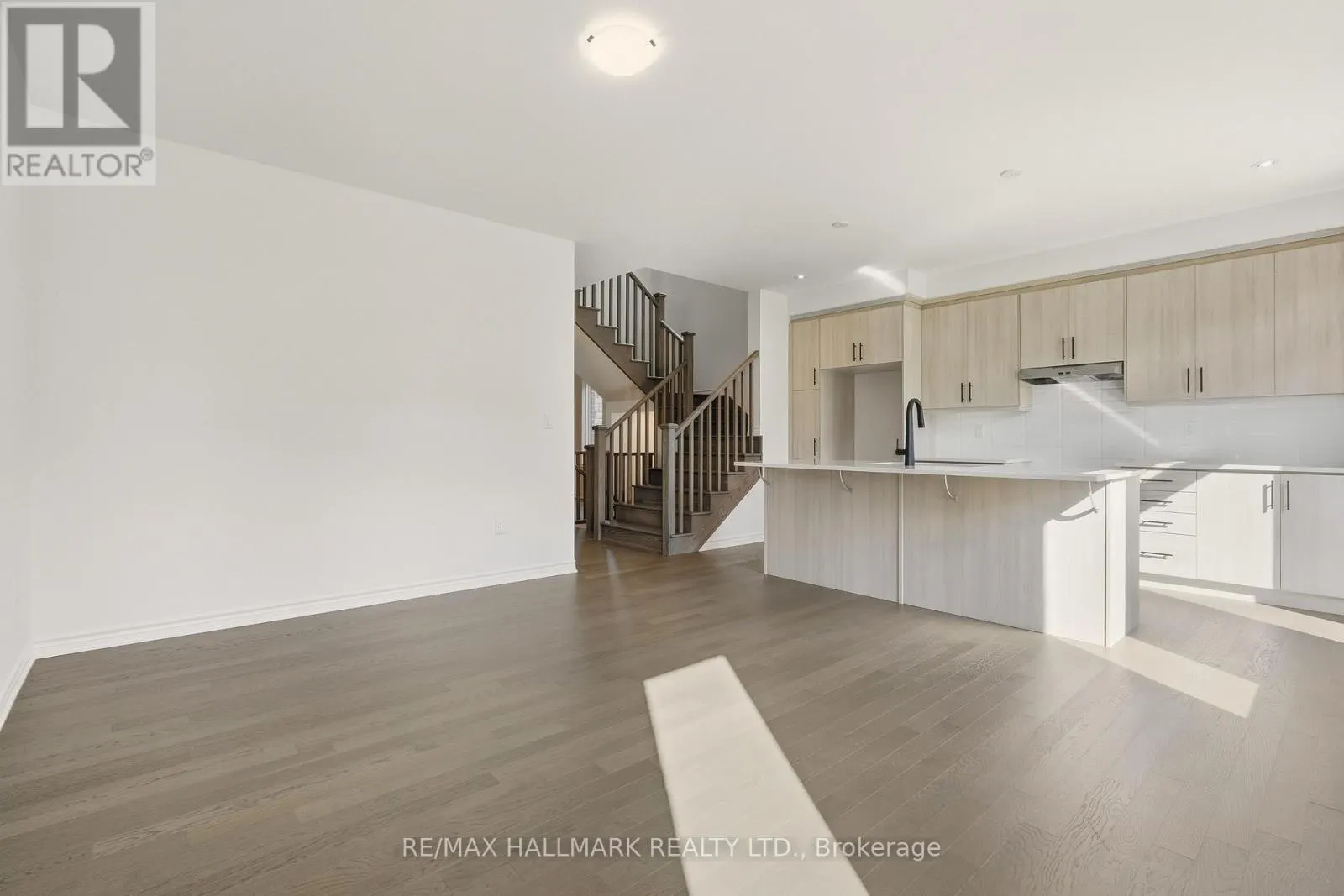 363 REID DRIVE W