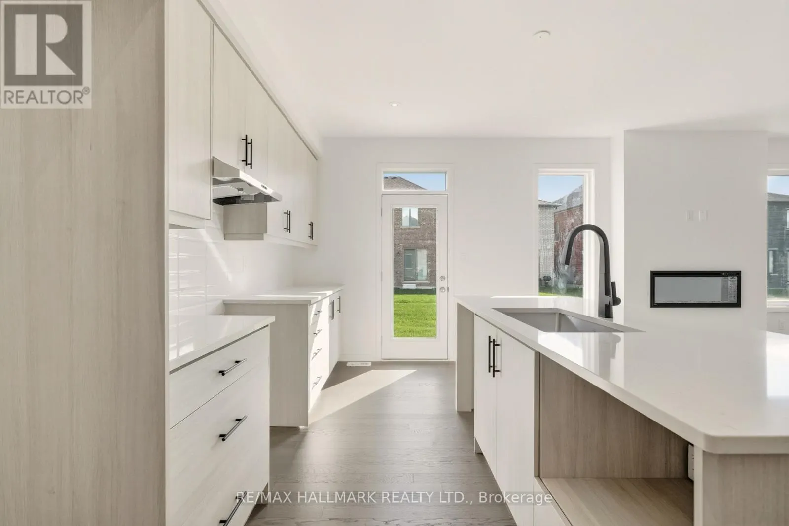 363 REID DRIVE W
