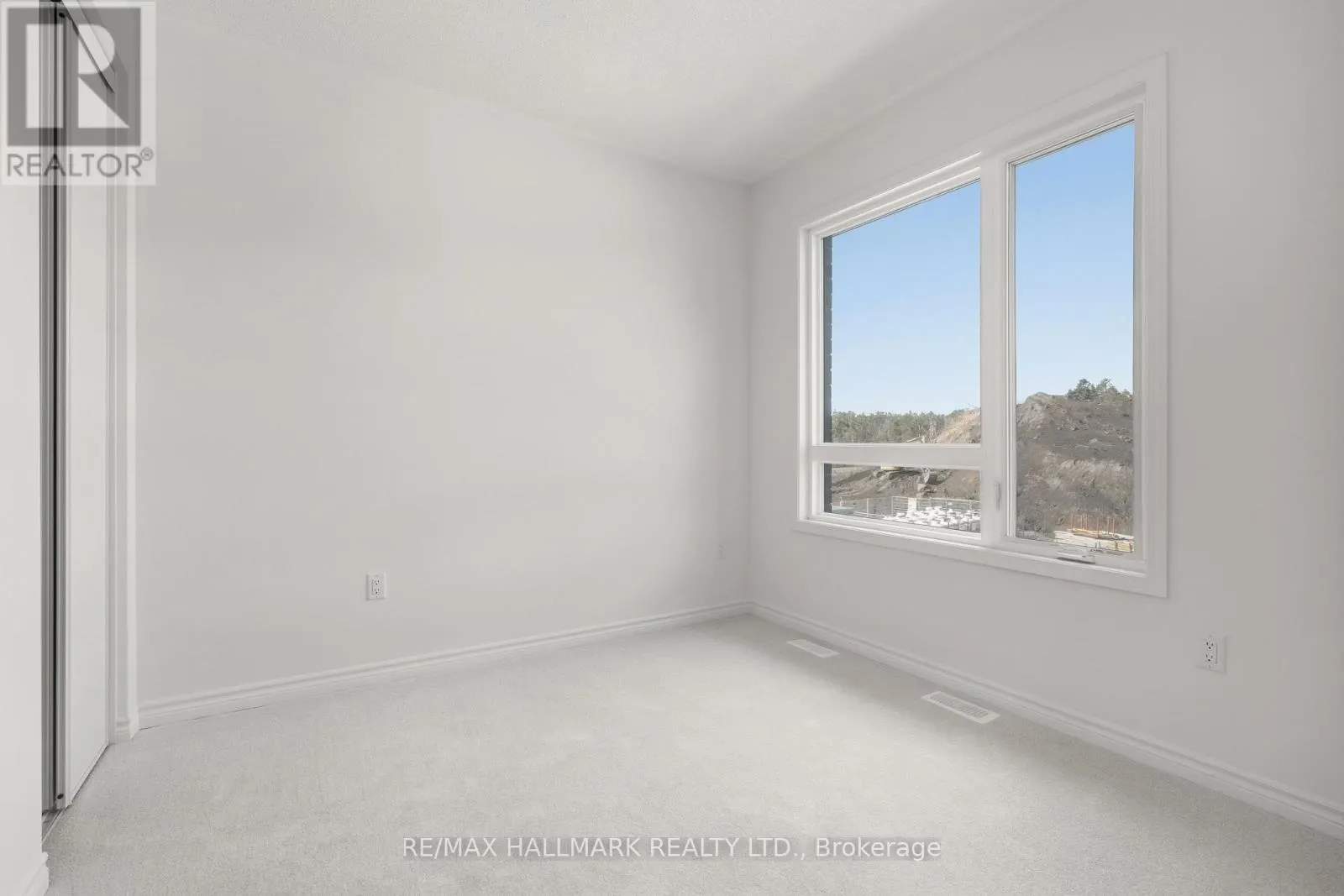 363 REID DRIVE W