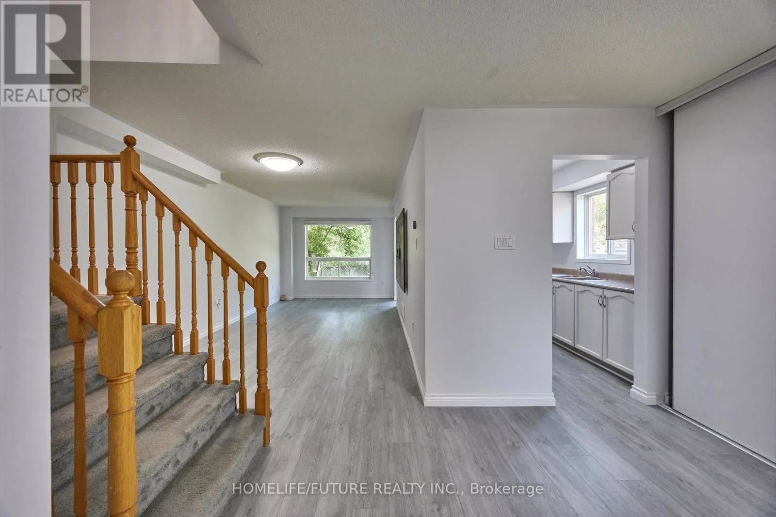6 PICKETT CRESCENT
