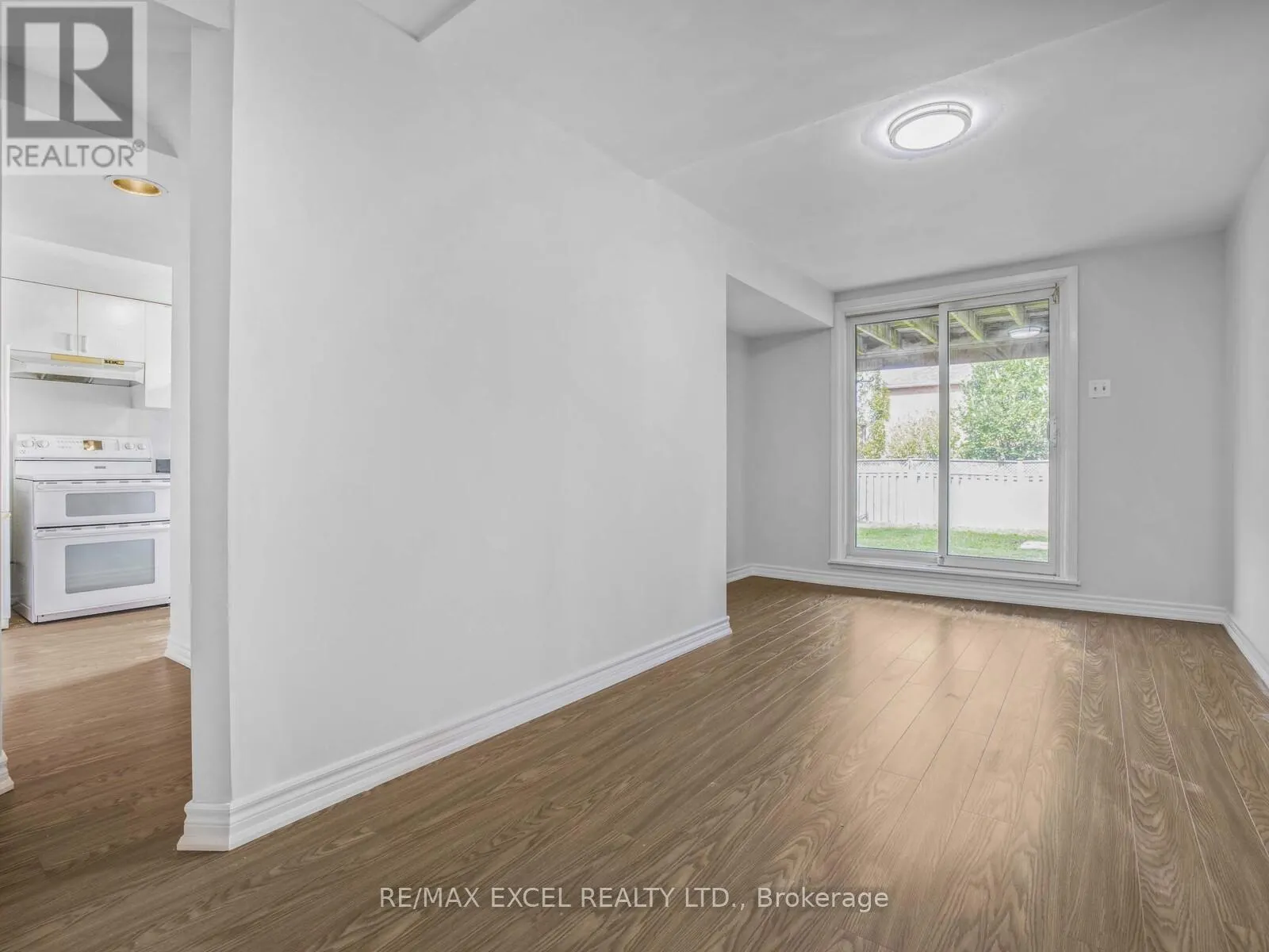 25 GOLDEN MEADOW ROAD