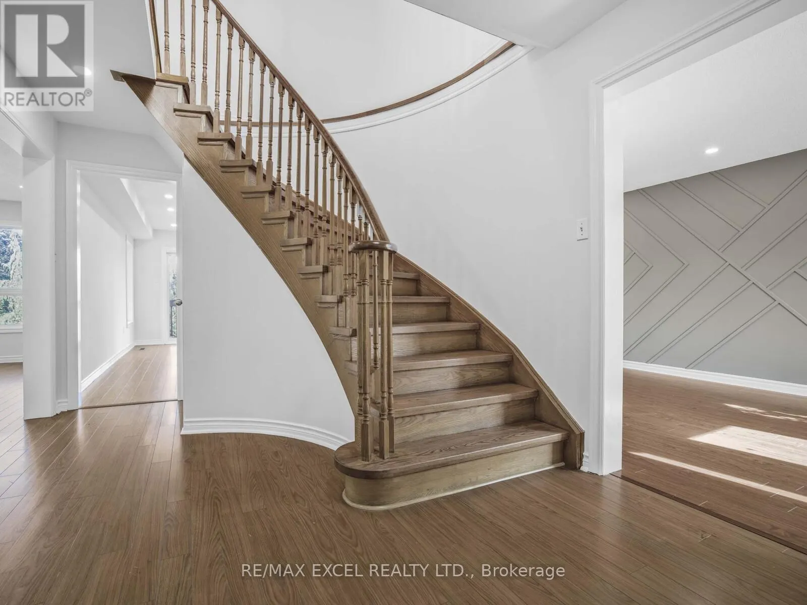 25 GOLDEN MEADOW ROAD