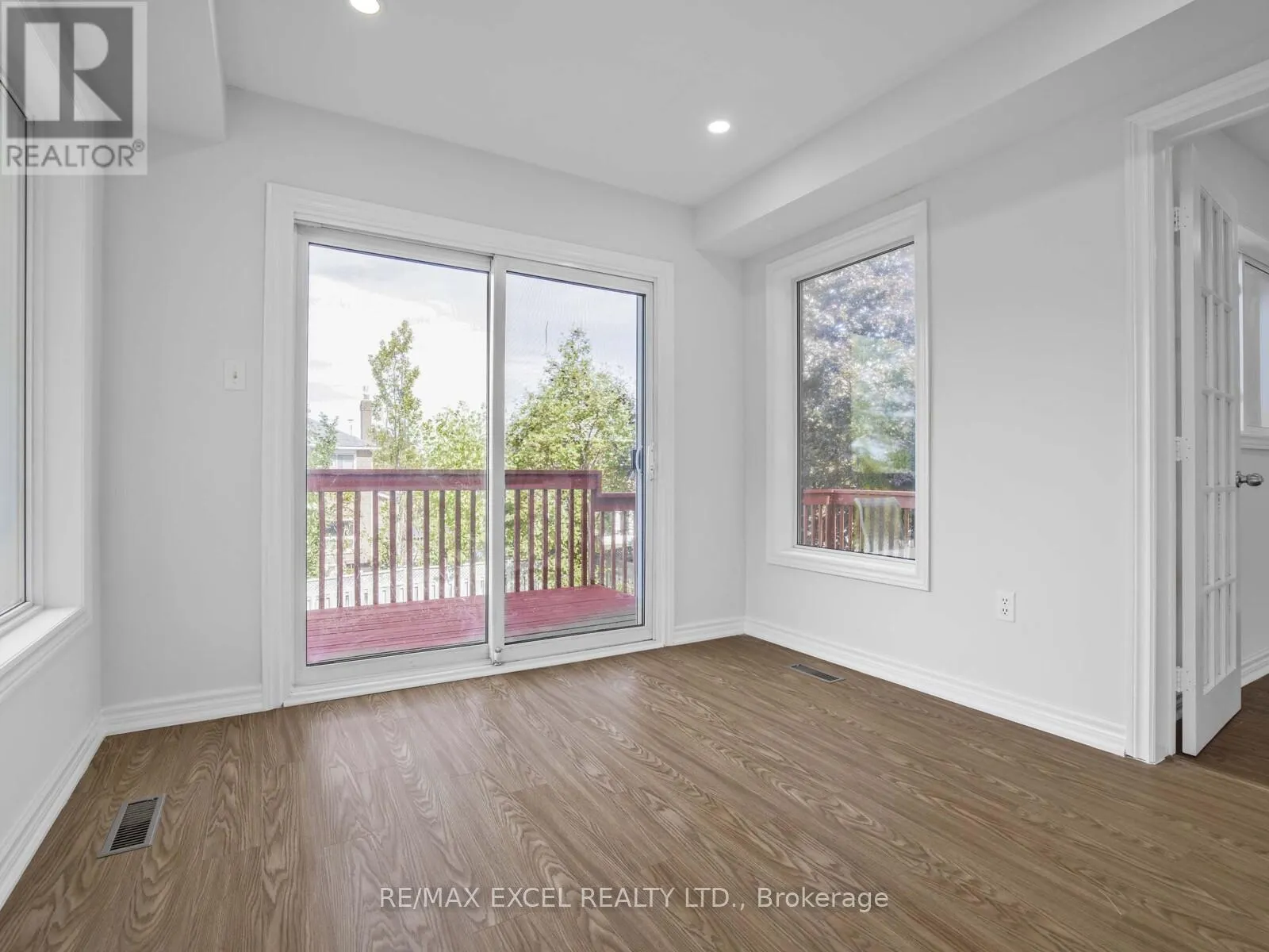 25 GOLDEN MEADOW ROAD