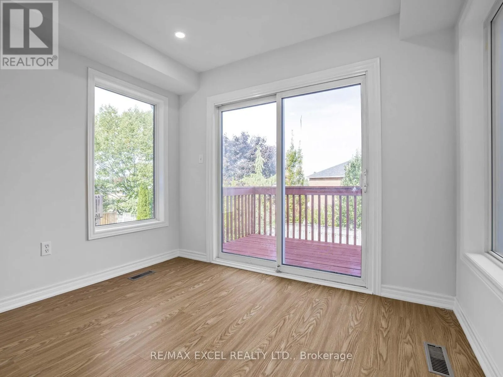 25 GOLDEN MEADOW ROAD