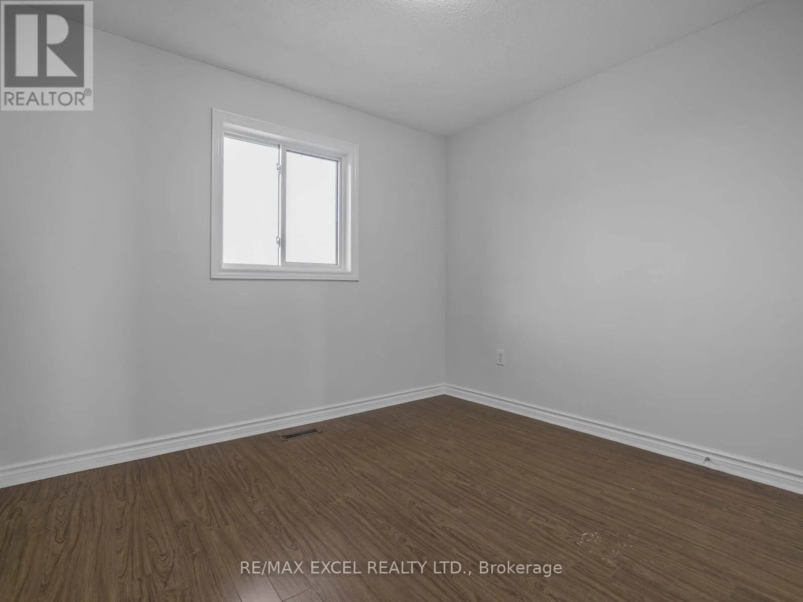 25 GOLDEN MEADOW ROAD