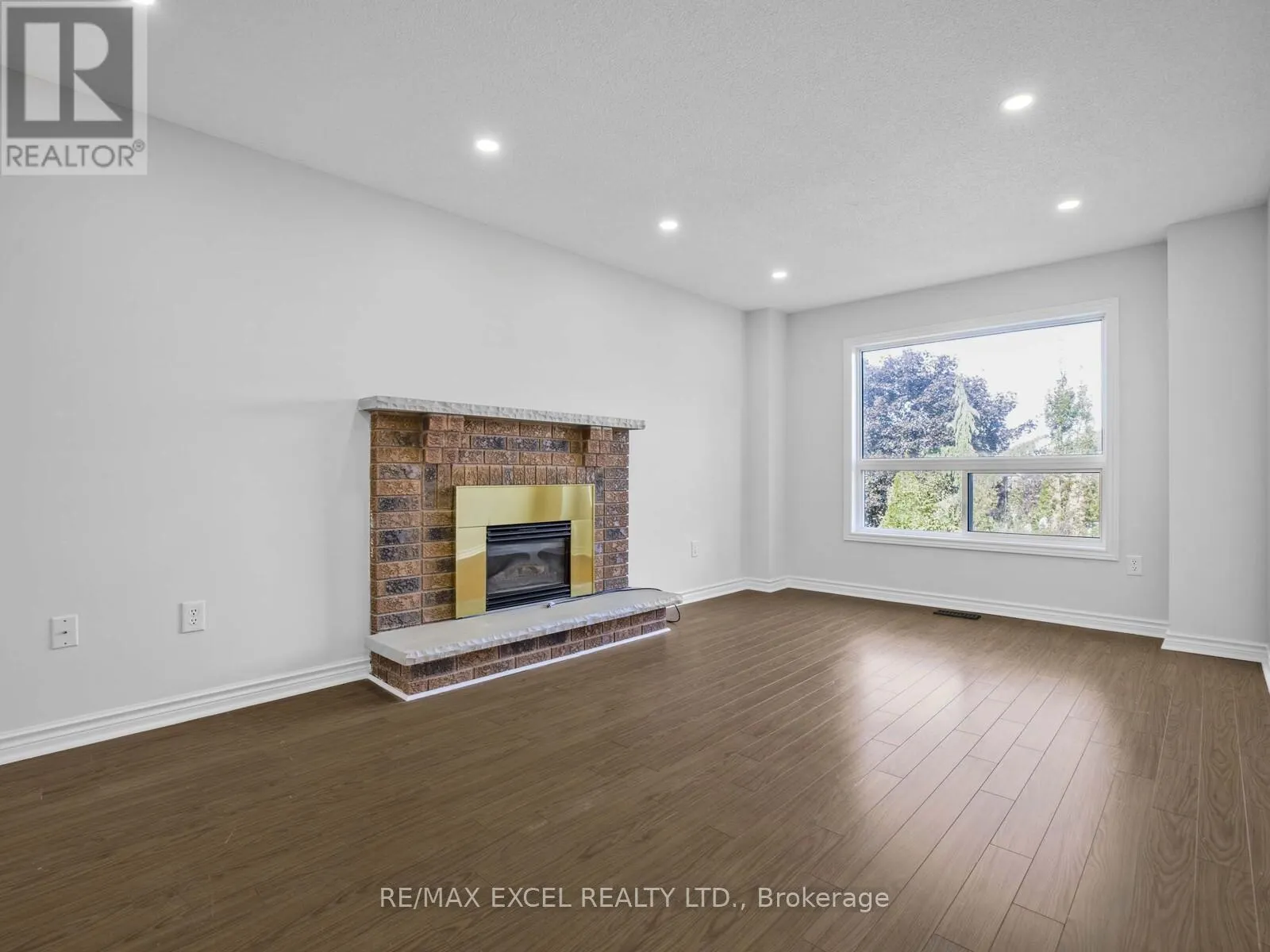 25 GOLDEN MEADOW ROAD