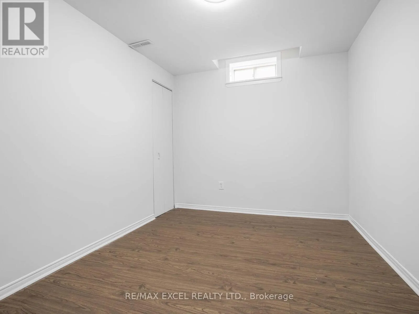 25 GOLDEN MEADOW ROAD