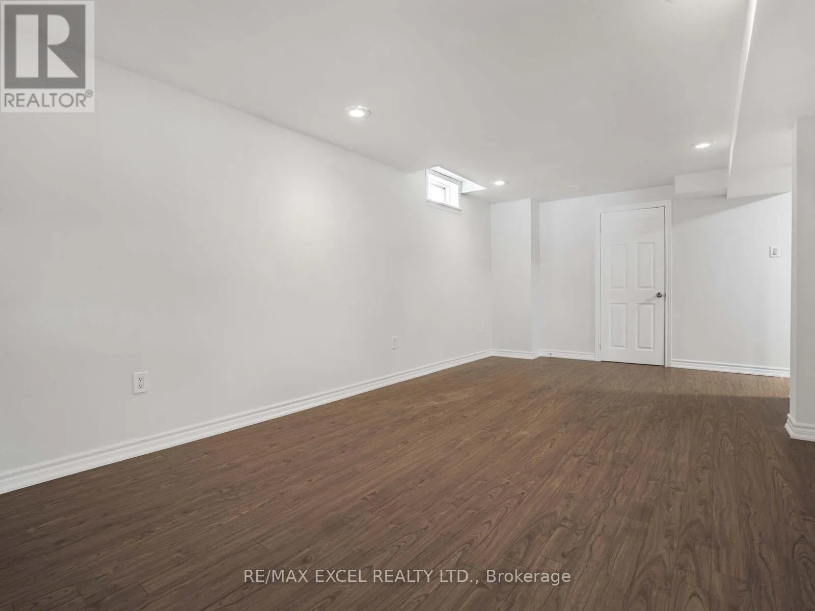 25 GOLDEN MEADOW ROAD
