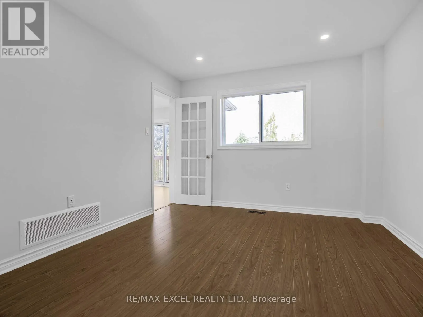 25 GOLDEN MEADOW ROAD