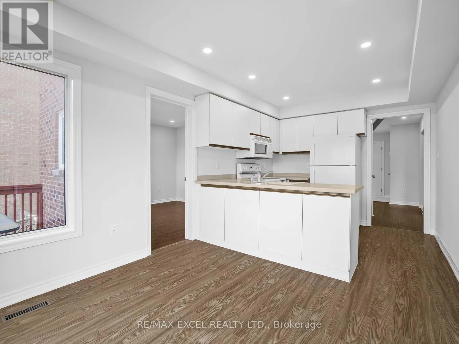 25 GOLDEN MEADOW ROAD