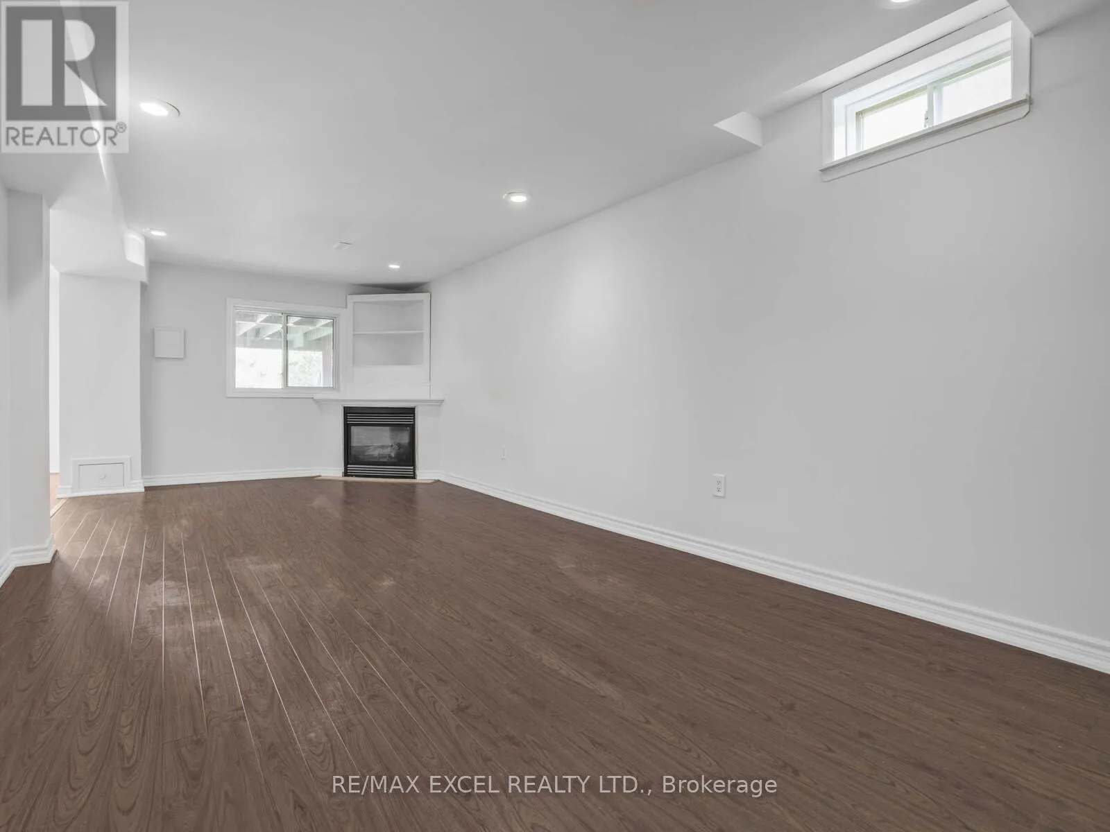 25 GOLDEN MEADOW ROAD
