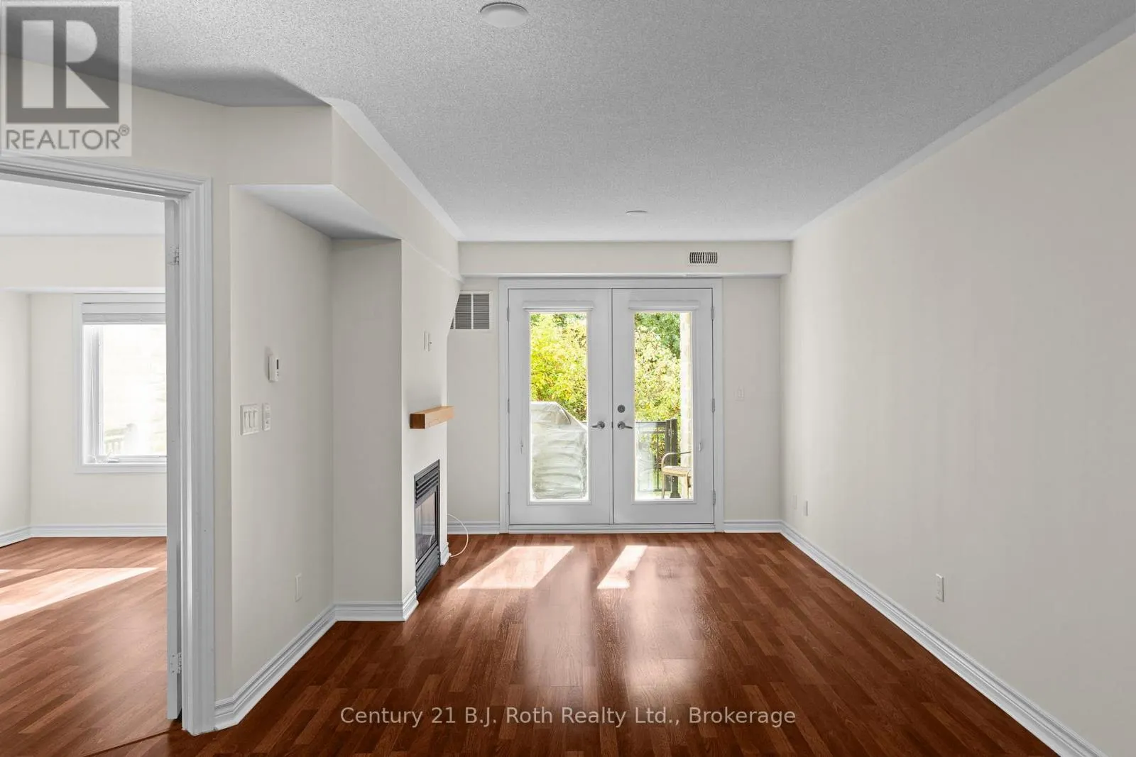 104 - 4 BRANDY LANE DRIVE, #104