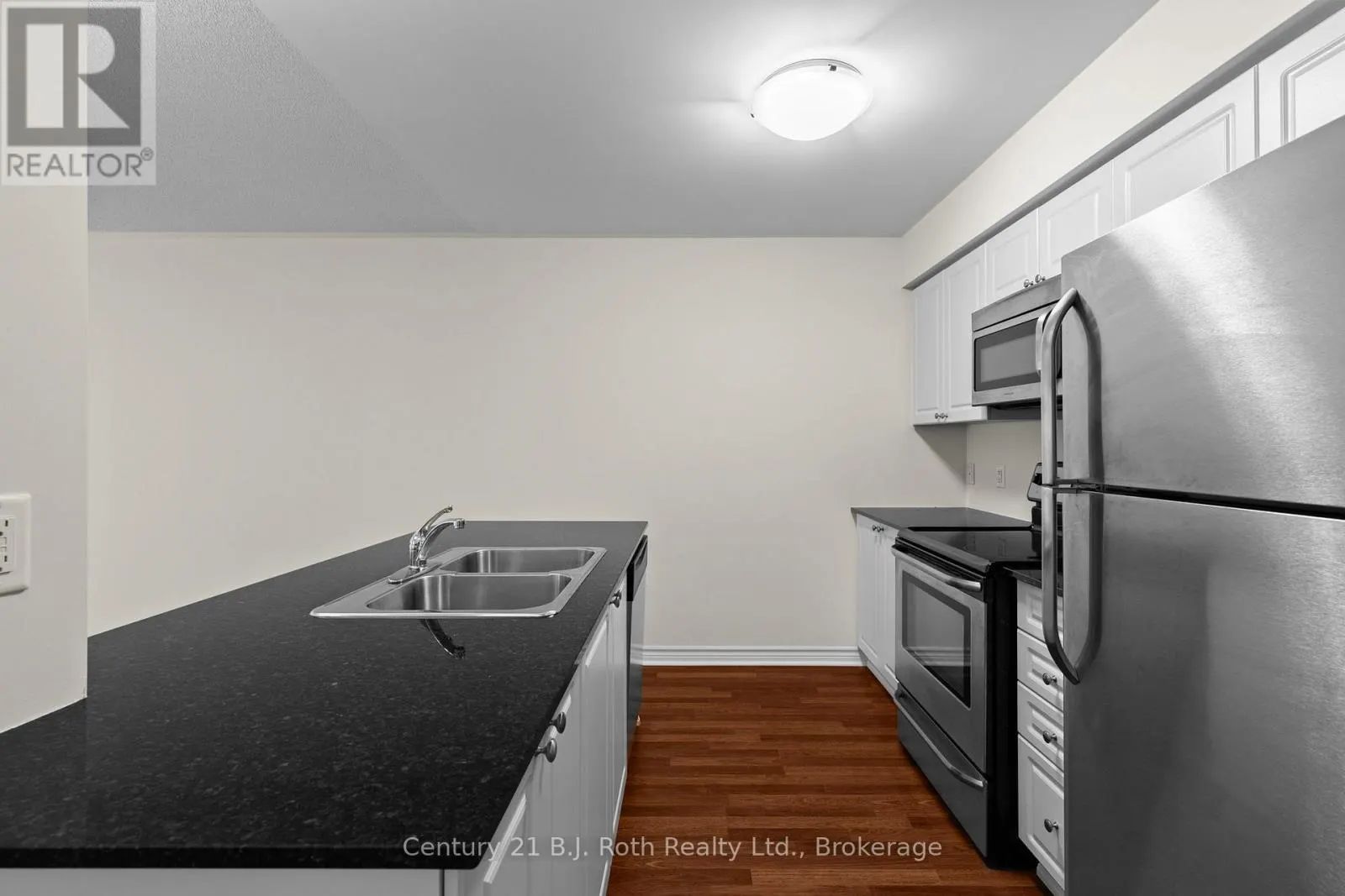 104 - 4 BRANDY LANE DRIVE, #104