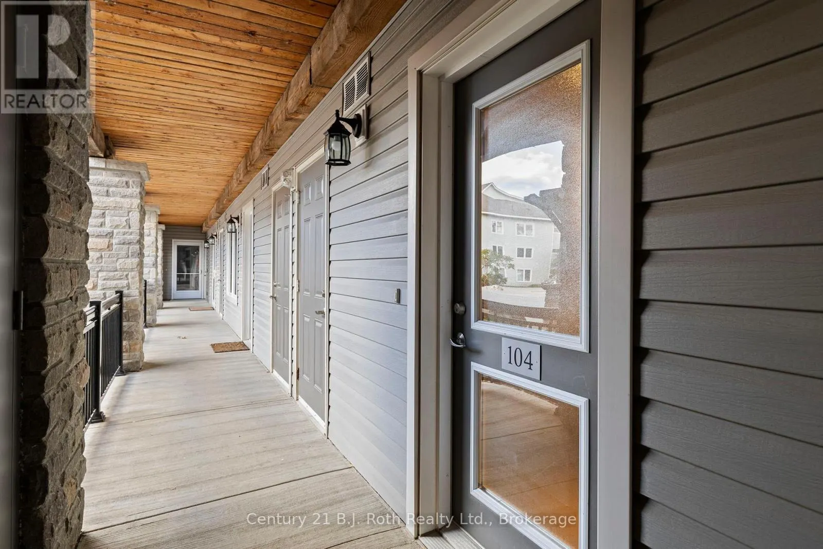 104 - 4 BRANDY LANE DRIVE, #104